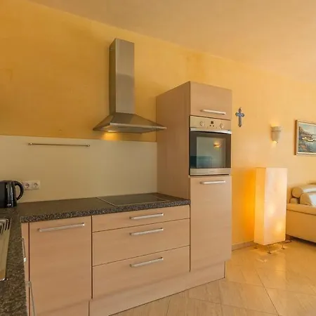San Lorenzo Konukevi 4*